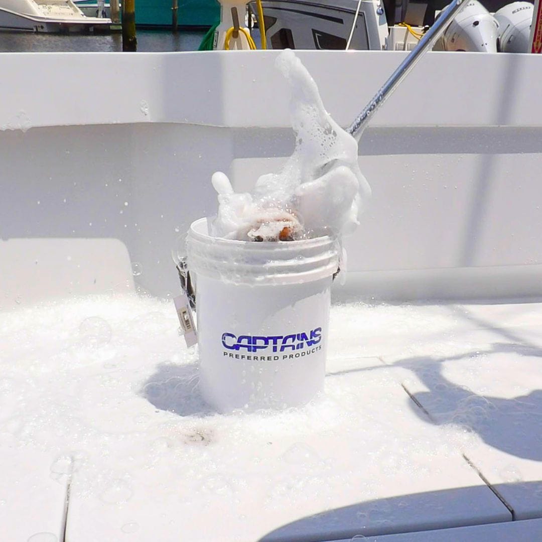 5-gallon-bucket-boat-wash